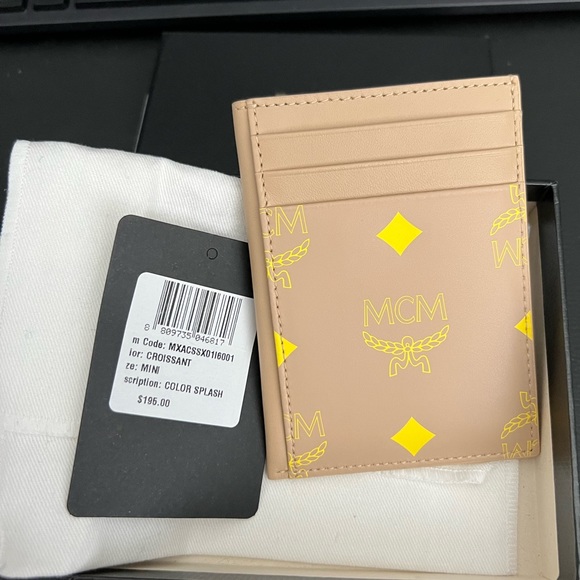 MCM Handbags - NWT MCM Visetos Monogram Card Case